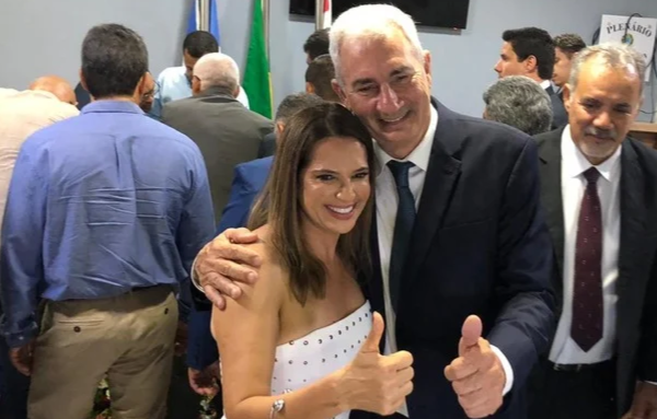 Prefeito Beto Pinto toma posse para o 5º mandato em Medeiros Neto 2 Prefeito Beto Pinto toma posse para o 5º mandato em Medeiros Neto