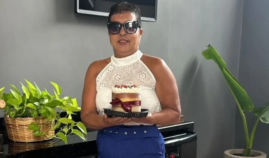 O Adeus a Neuzinha do Jacarandá: Comunidade despede-se dela com comoção em Teixeira de Freitas 1 O Adeus a Neuzinha do Jacarandá: Comunidade despede-se dela com comoção em Teixeira de Freitas
