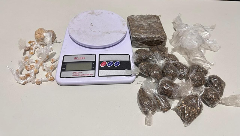 Polícia Militar prende suspeito em posse de drogas na cidade de Caravelas