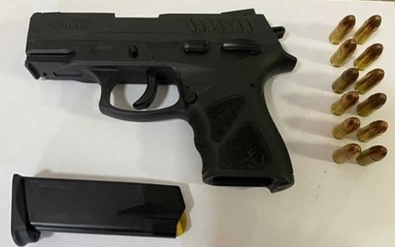 Polícia Militar prende homem de 38 anos por porte ilegal de arma de fogo em Teixeira de Freitas