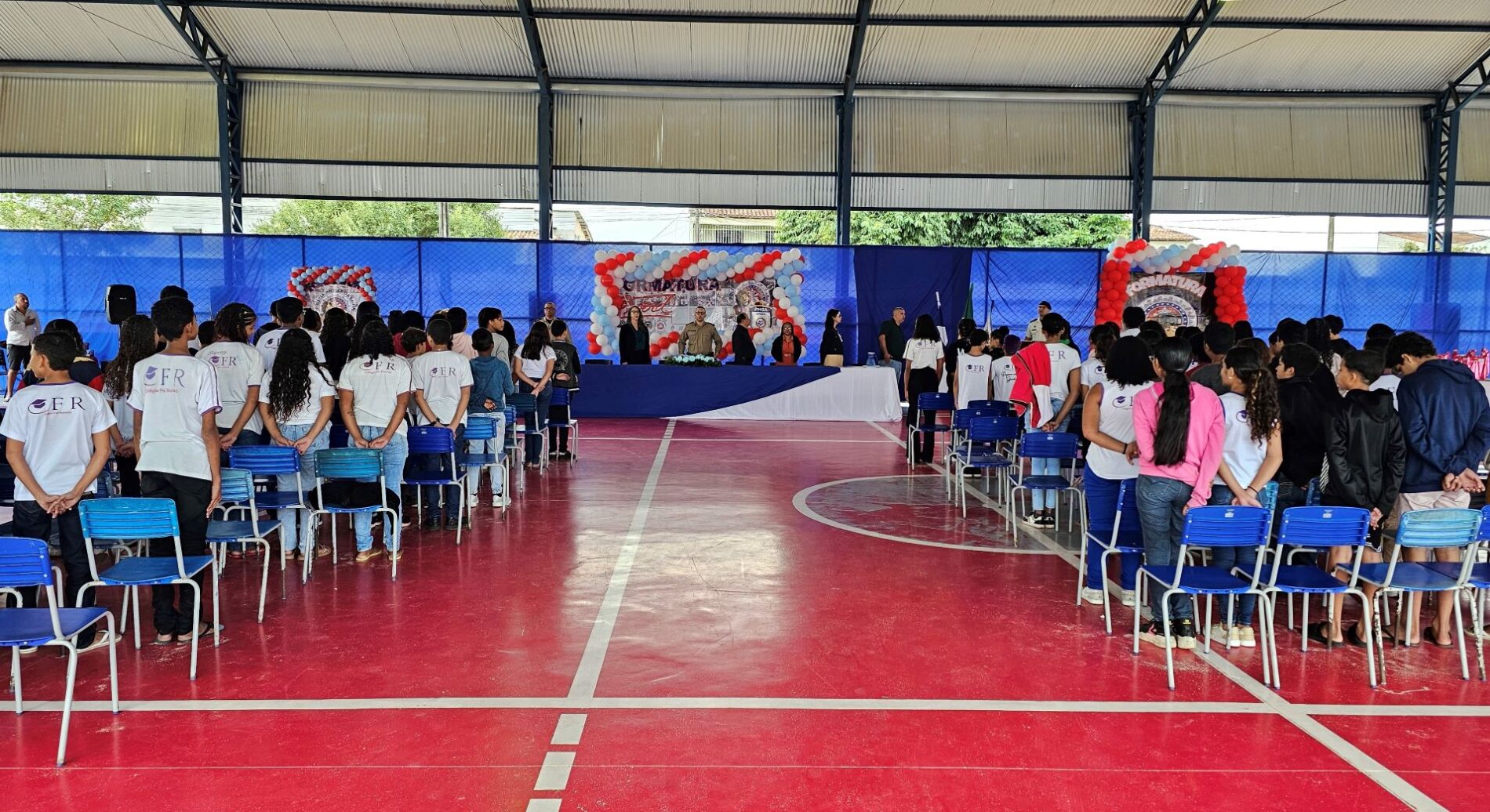Formatura de 396 alunos do PROERD da Polícia Militar reforça compromisso de Mucuri com a educação e a prevenção às drogas