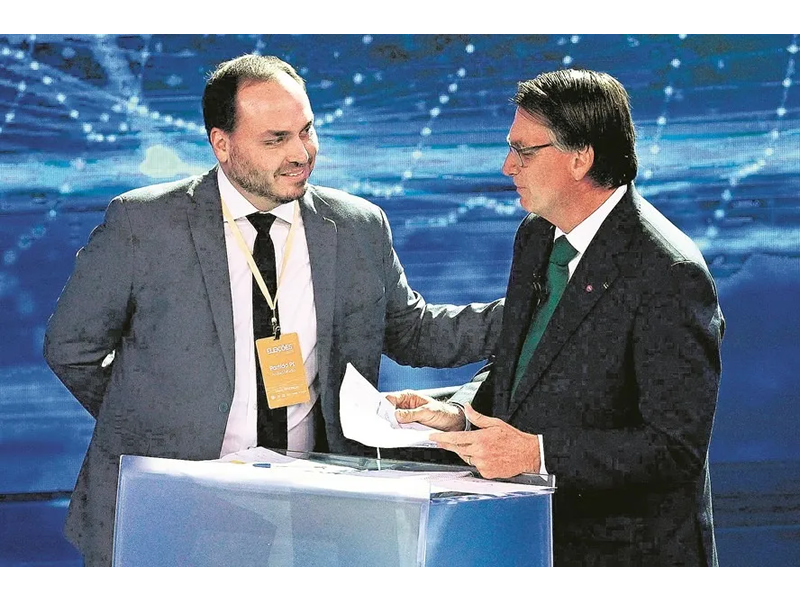 Carlos Bolsonaro vai parar no hospital após prisão do pai 1 Carlos Bolsonaro vai parar no hospital após prisão do pai