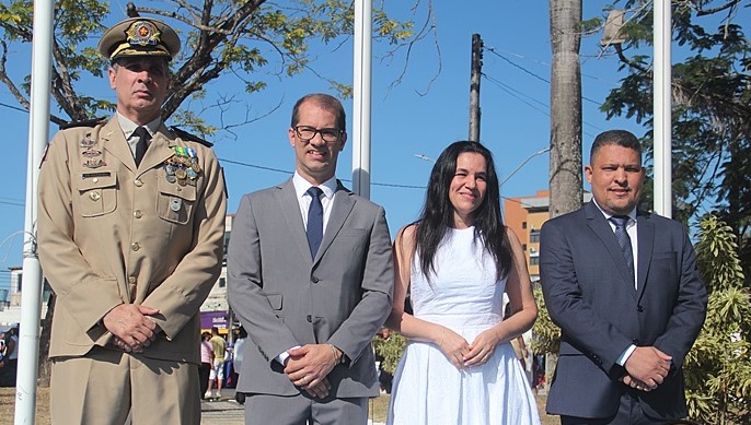 Teixeira de Freitas vive um 7 de Setembro histórico: Independência, 40 anos de emancipação e emoção na avenida 1 Teixeira de Freitas vive um 7 de Setembro histórico: Independência, 40 anos de emancipação e emoção na avenida
