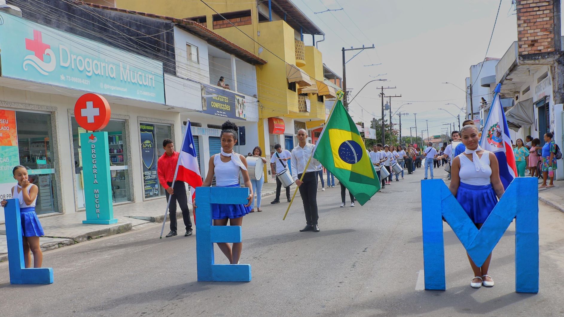 Desfile cívico e passeio ciclístico levam emoção e brasilidade ao 7 de Setembro em Mucuri