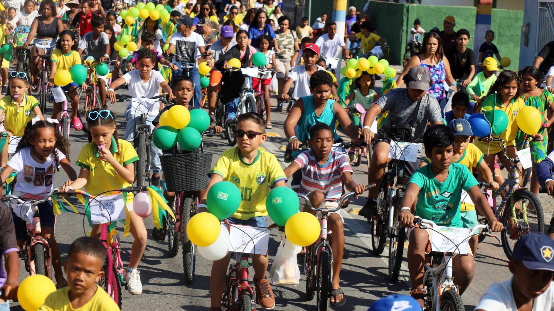 Desfile cívico e passeio ciclístico levam emoção e brasilidade ao 7 de Setembro em Mucuri