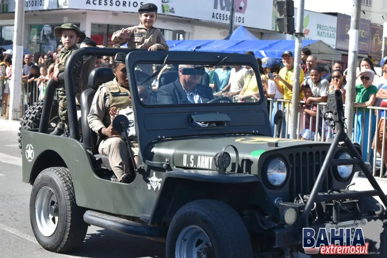 Teixeira de Freitas vive um 7 de Setembro histórico: Independência, 40 anos de emancipação e emoção na avenida 7 Teixeira de Freitas vive um 7 de Setembro histórico: Independência, 40 anos de emancipação e emoção na avenida