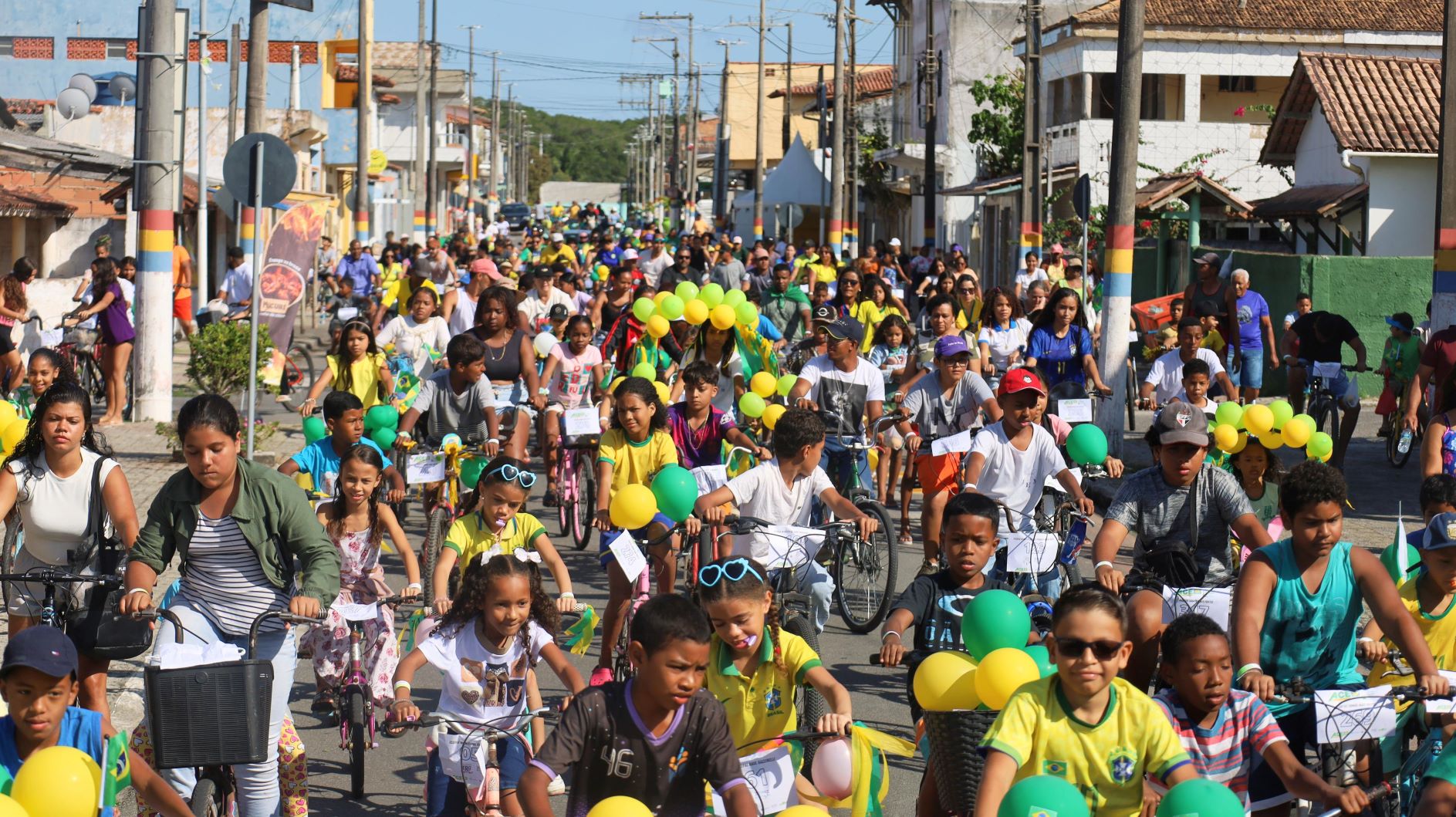 Desfile cívico e passeio ciclístico levam emoção e brasilidade ao 7 de Setembro em Mucuri