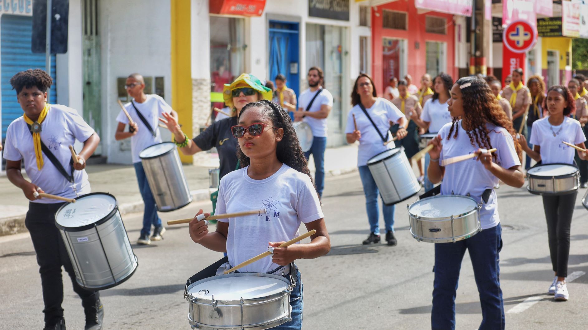 Desfile cívico e passeio ciclístico levam emoção e brasilidade ao 7 de Setembro em Mucuri