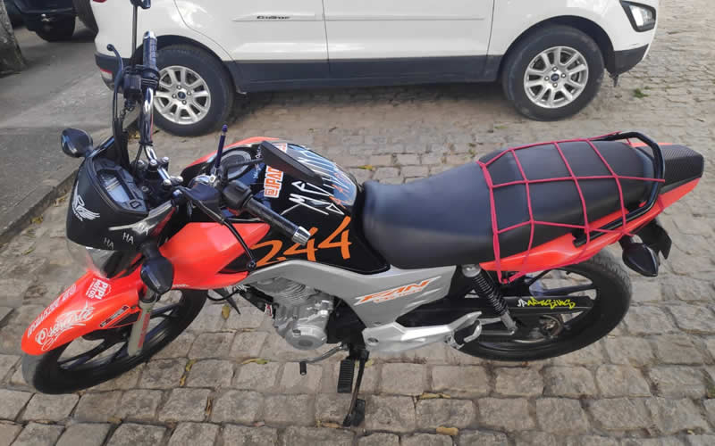 Polícia Militar recupera motocicleta com restrição de furto em Teixeira de Freitas 1 Polícia Militar recupera motocicleta com restrição de furto em Teixeira de Freitas