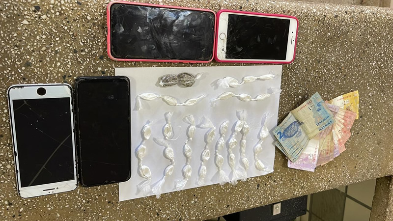 Polícia Militar prende dois suspeitos por tráfico de drogas no interior de Teixeira de Freitas 1 Polícia Militar prende dois suspeitos por tráfico de drogas no interior de Teixeira de Freitas
