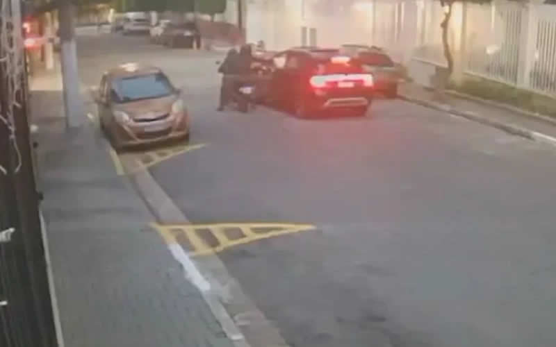 Advogado é morto dentro de carro blindado por causa de janela aberta 1 Advogado é morto dentro de carro blindado por causa de janela aberta