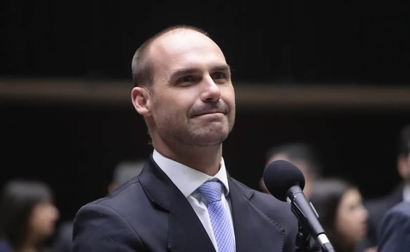 Eduardo Bolsonaro entra na mira e deve perder mandato na Câmara