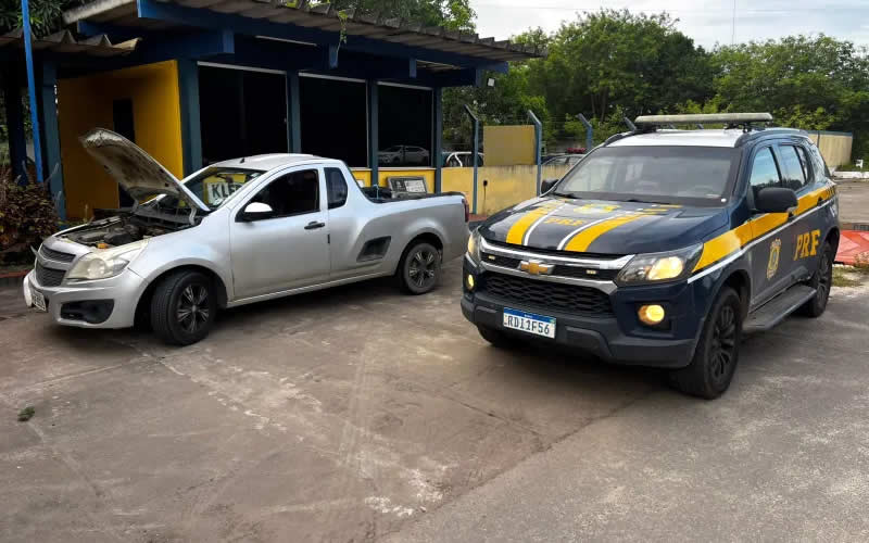 Veículo com registro de roubo é apreendido durante fiscalização na BR-101 em Teixeira de Freitas