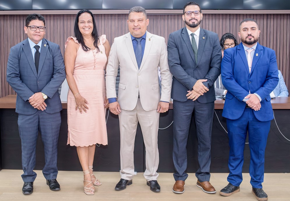 Jonatas Santos derrota grupo do prefeito e é reeleito presidente da Câmara Municipal de Teixeira de Freitas 3 Jonatas Santos derrota grupo do prefeito e é reeleito presidente da Câmara Municipal de Teixeira de Freitas