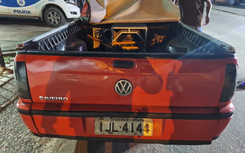 Polícia Militar prende mulher por perturbação do sossego, desobediência e desacato em Teixeira de Freitas