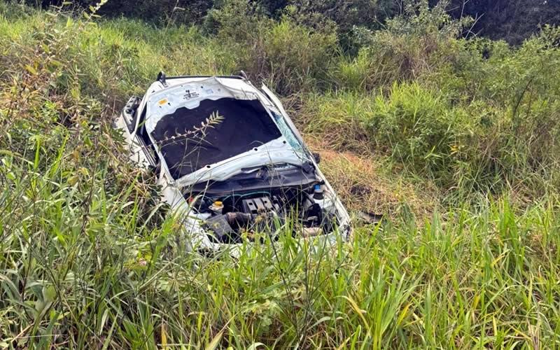 Carro encontrado "depenado" próximo à divisa de Alcobça e Teixeira de Freitas possuía restrição de furto 1 Carro encontrado "depenado" próximo à divisa de Alcobça e Teixeira de Freitas possuía restrição de furto