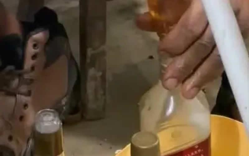 Vendedor é preso suspeito de adulterar bebidas durante festa em Itabuna 1 Vendedor é preso suspeito de adulterar bebidas durante festa em Itabuna