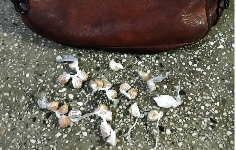 Polícia apreende drogas em Teixeira de Freitas 1 Polícia apreende drogas em Teixeira de Freitas