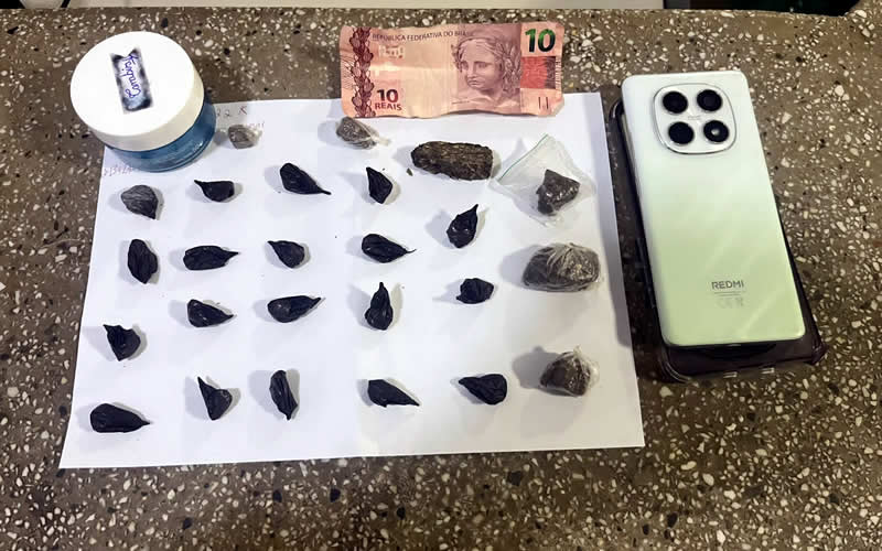 Polícia Militar prende homem por tráfico de drogas em Teixeira de Freitas