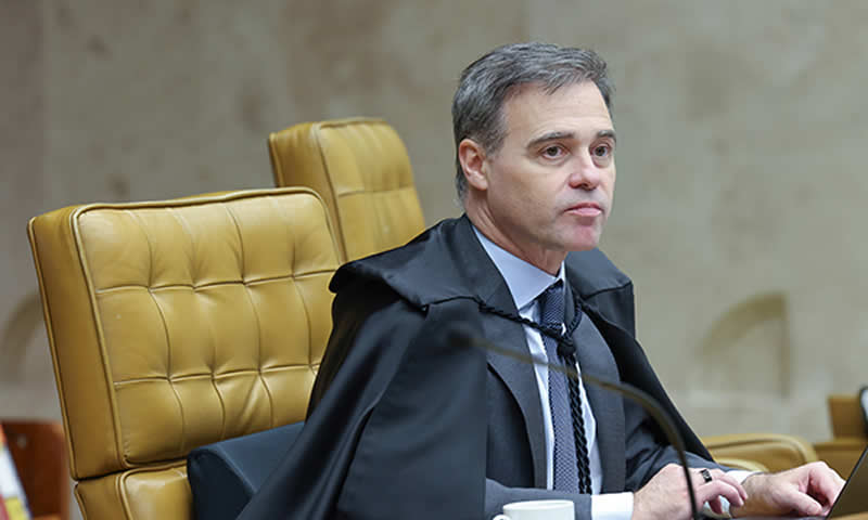 Mendonça rejeita pedido de aliado de Flávio Bolsonaro para barrar reajuste no Bolsa Família 1 Mendonça rejeita pedido de aliado de Flávio Bolsonaro para barrar reajuste no Bolsa Família