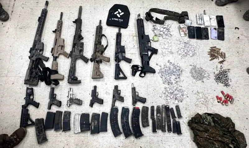 Nove suspeitos morrem após confronto com policiais militares em Salvador; arsenal é apreeendido 1 Nove suspeitos morrem após confronto com policiais militares em Salvador; arsenal é apreeendido