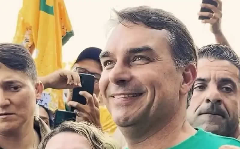 Flávio Bolsonaro visita Vitória da Conquista sem principais lideranças da oposição baiana 1 Flávio Bolsonaro visita Vitória da Conquista sem principais lideranças da oposição baiana