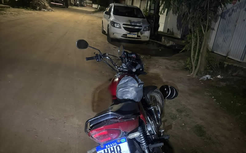Polícia prende suspeito com 94 buchas de maconha em Teixeira de Freitas 2 Polícia prende suspeito com 94 buchas de maconha em Teixeira de Freitas