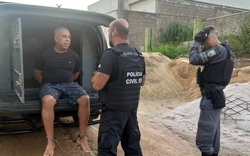 Condenado a 83 anos por triplo homicídio, líder de facção na Bahia é preso no ES 1 Condenado a 83 anos por triplo homicídio, líder de facção na Bahia é preso no ES
