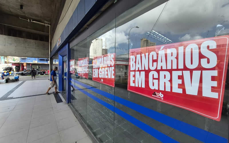 Bancários do Banco do Brasil encerram greve na Bahia, mas paralisação na Caixa segue por tempo indeterminado