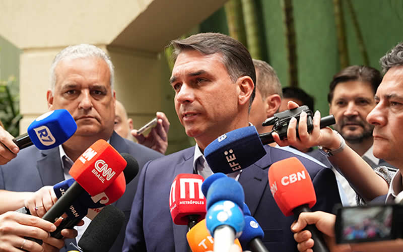 Pesquisa Quaest mostra Flávio Bolsonaro numericamente à frente de Lula no segundo turno 1 Pesquisa Quaest mostra Flávio Bolsonaro numericamente à frente de Lula no segundo turno