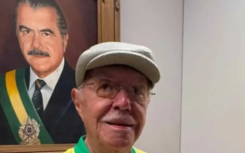 José Sarney recebe alta hospitalar após tratamento de pneumonia 1 José Sarney recebe alta hospitalar após tratamento de pneumonia