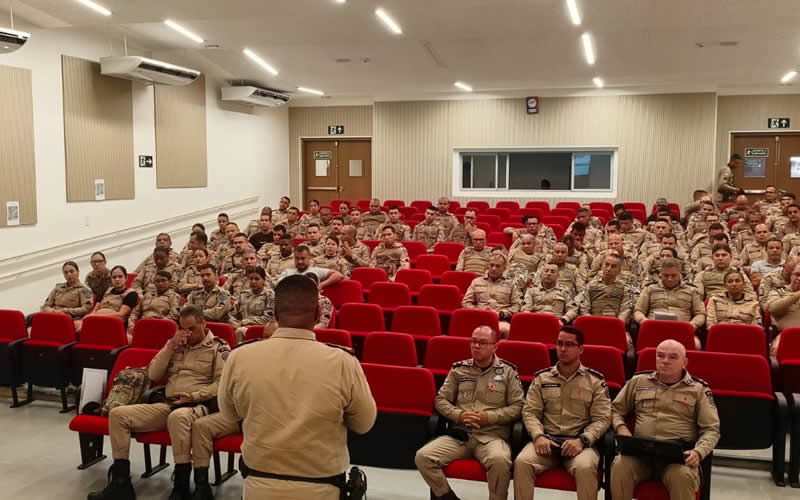 Polícia Militar realiza parada para alinhar segurança das eleições em Teixeira de Freitas