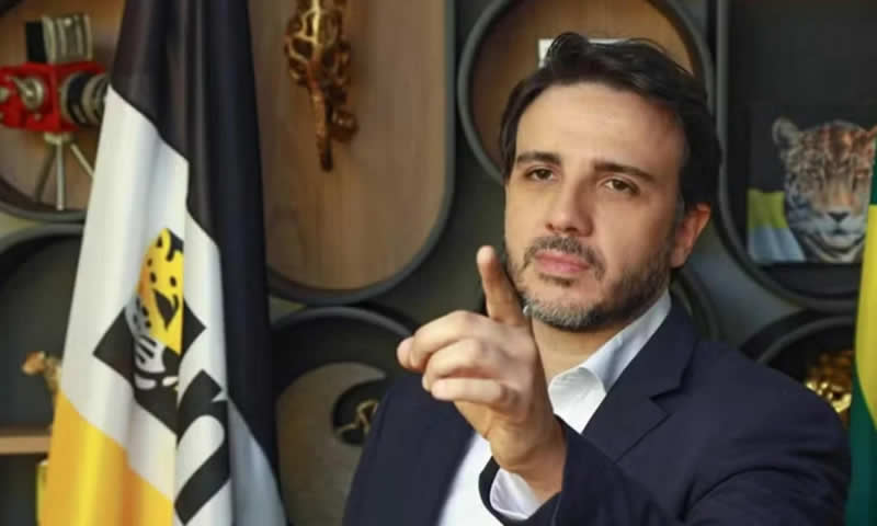As perguntas que Renan Santos faria a Flávio Bolsonaro no debate da Globo 1 As perguntas que Renan Santos faria a Flávio Bolsonaro no debate da Globo